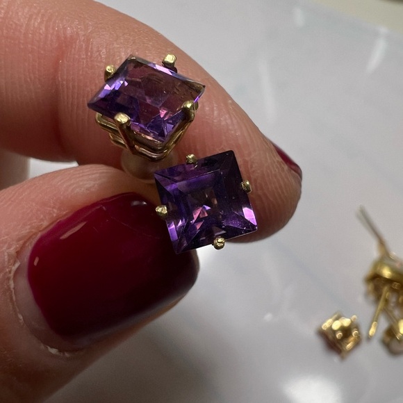 Elegant 14K Yellow Gold Purple Amethyst Gemstone Earrings - Picture 3 of 10